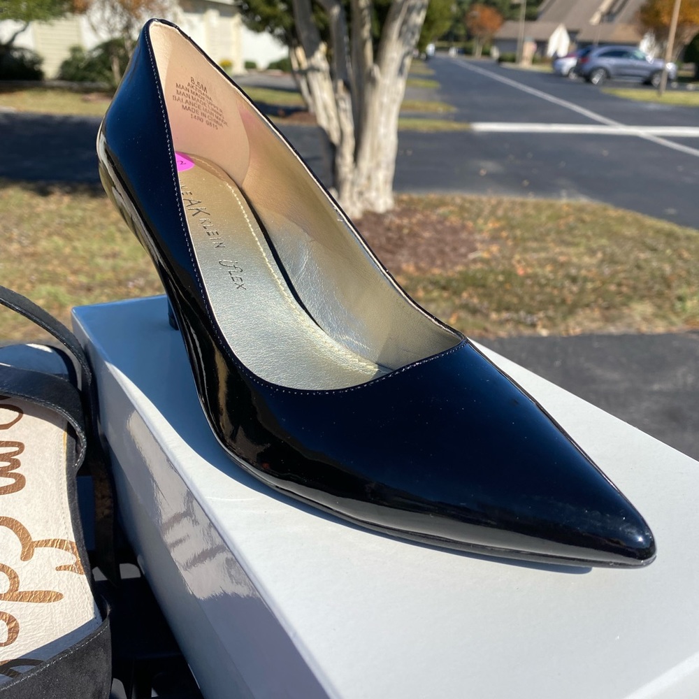 Anne Taylor black heels